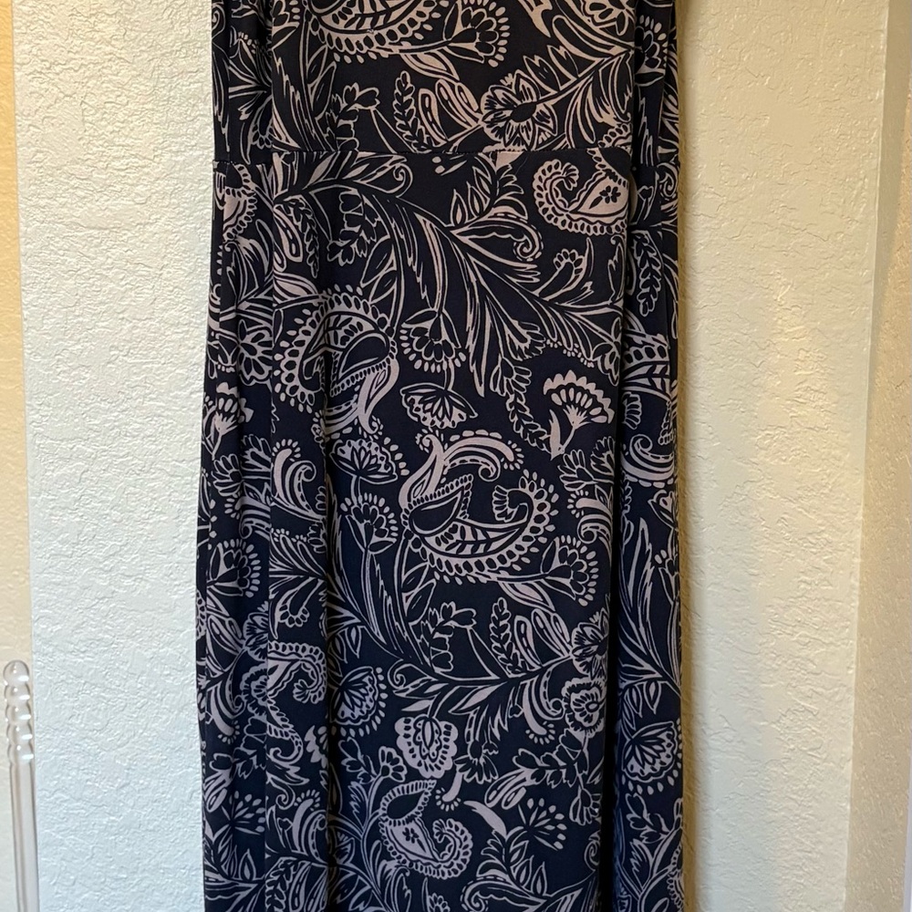 Elegant Black and White Paisley Skirt